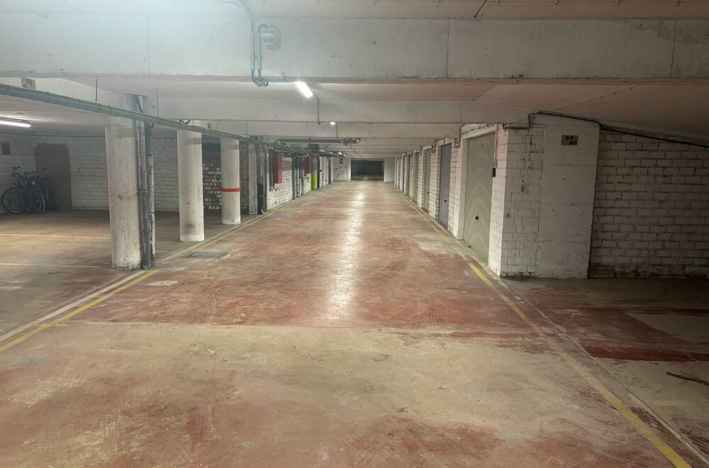 centraal-gelegen-autostandplaats-te-koop-langs-de-zeedijk-005.jpg