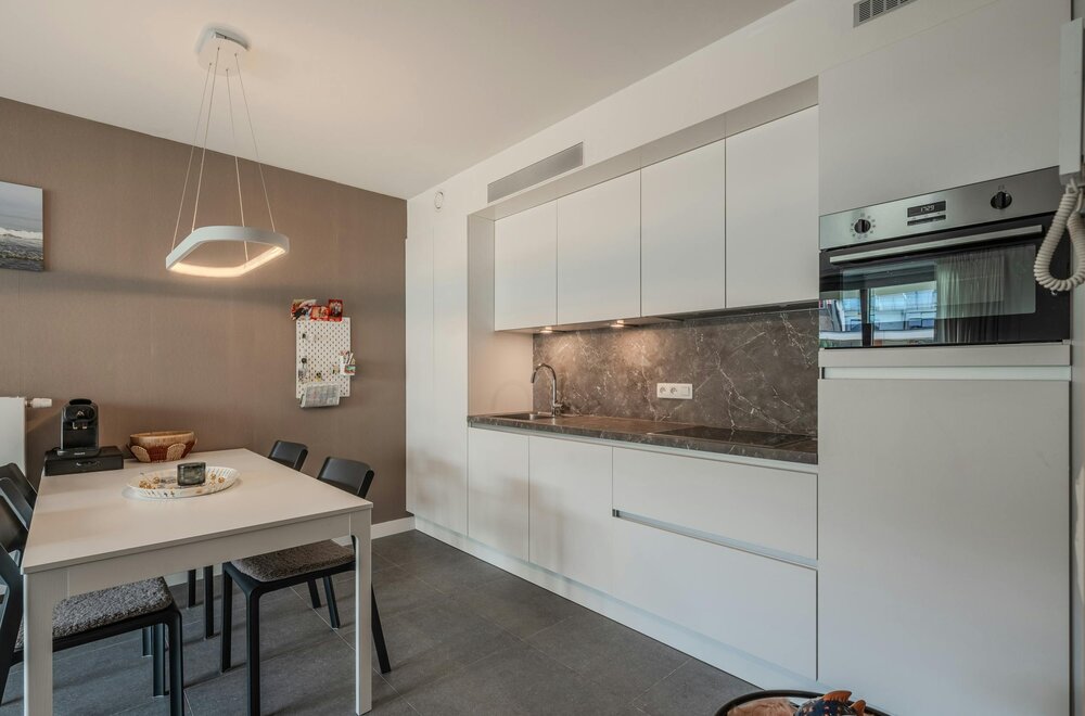 prachtig-gelijkvloers-appartement-met-1-slaapkamer-en-terras-004.jpg
