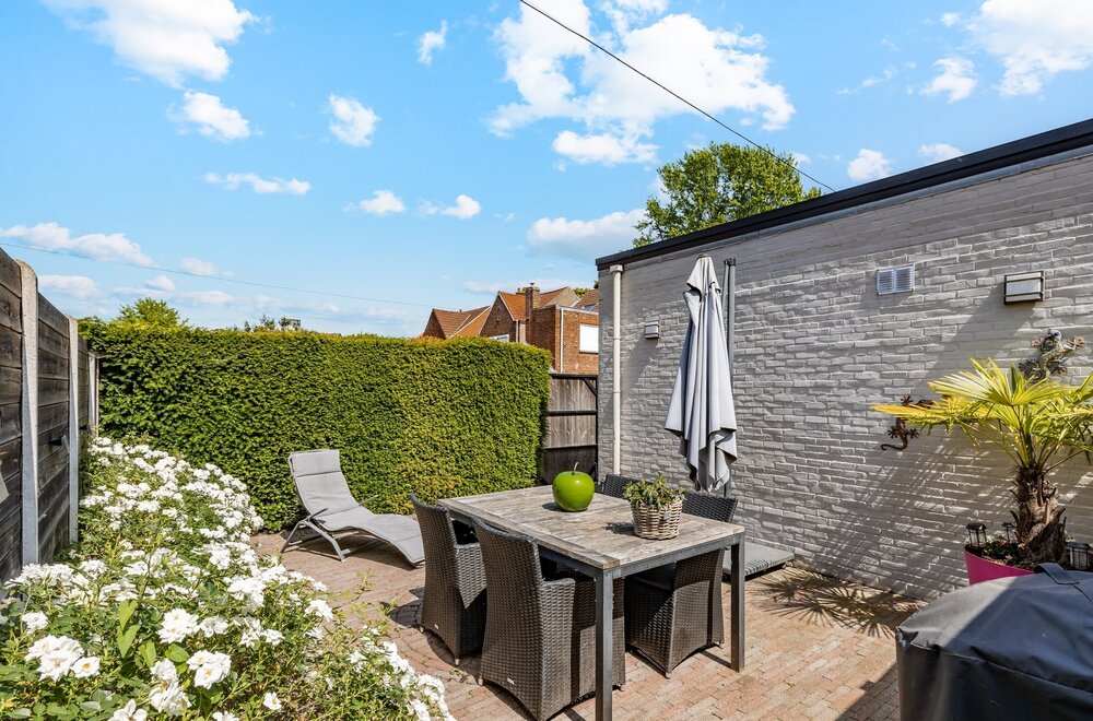 prachtige-woning-met-3-slks-en-dubbele-garage-op-topligging021.jpg
