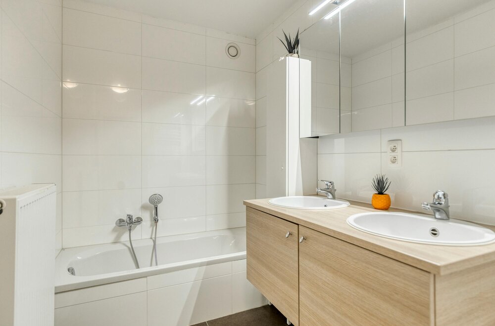 lichtrijk-appartement-met-2-slaapkamers-en-ruime-buitenruimte-te-zwijnaarde007.jpg