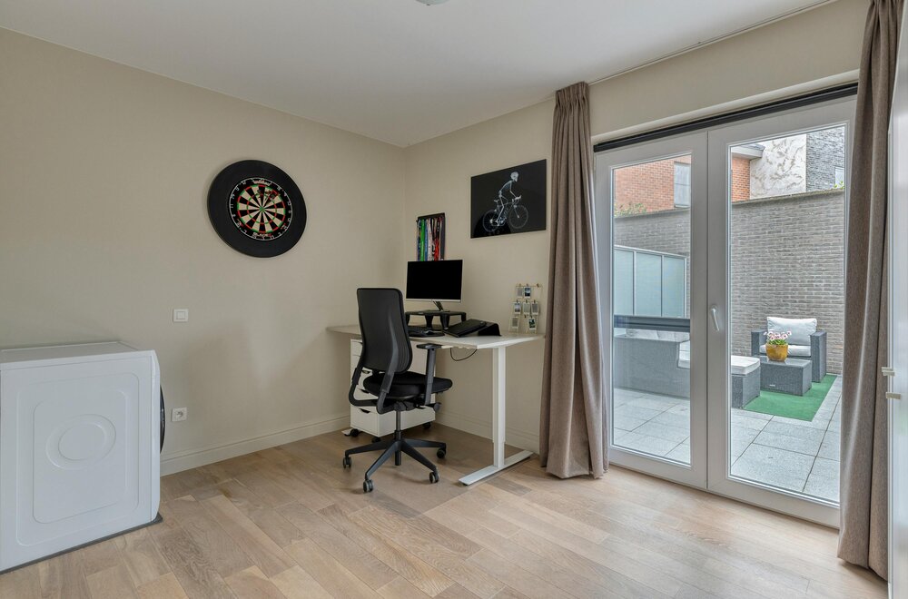 lichtrijk-appartement-met-2-slaapkamers-en-ruime-buitenruimte-te-zwijnaarde008.jpg