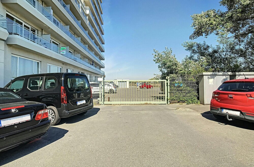 garagebox-te-koop-aan-de-zeedijk-van-middelkerke-002.jpg