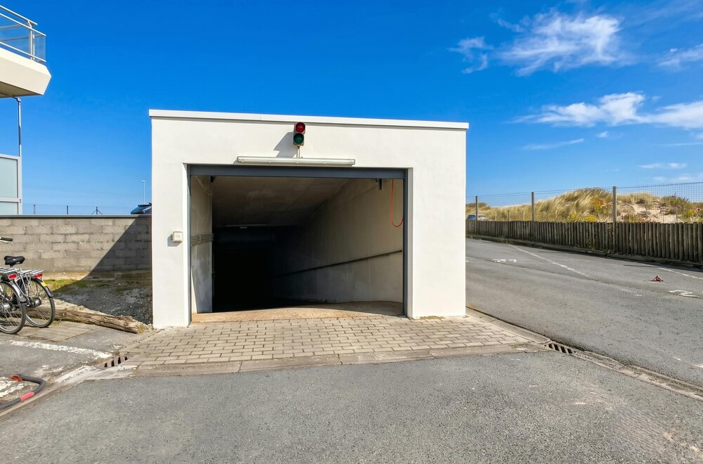 garagebox-te-koop-aan-de-zeedijk-van-middelkerke-009.jpg