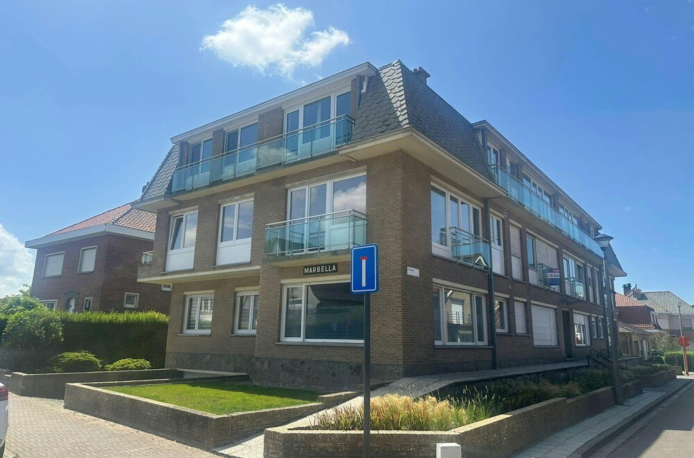 garagebox-te-koop-op-centrale-locatie-aan-normandpark-002.jpg