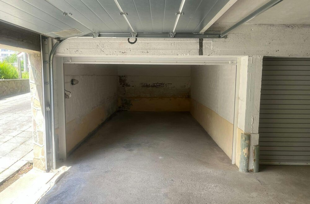 garagebox-te-koop-op-centrale-locatie-aan-normandpark-003.jpg
