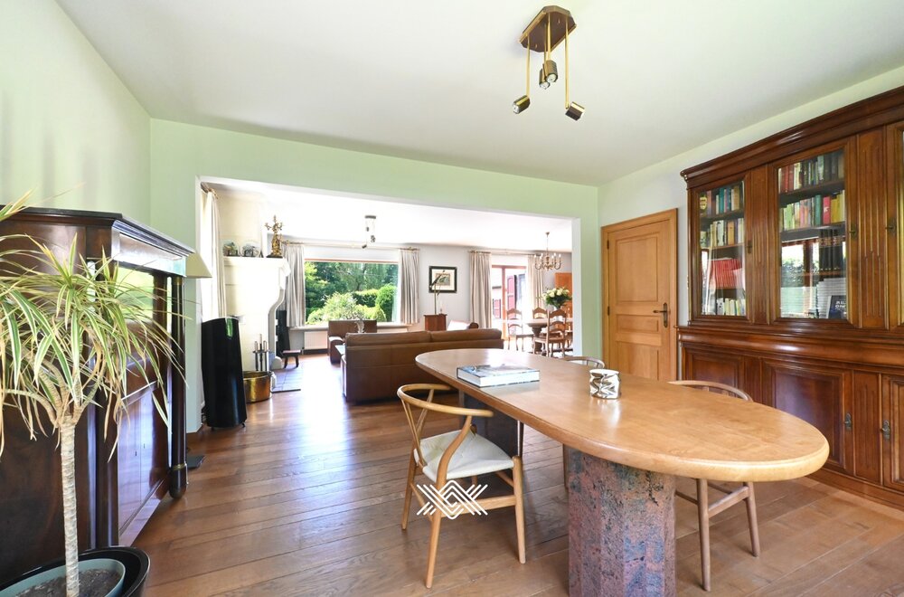 gunstig-gelegen-villa-met-zonnige-tuin-en-4-slaapkamers004.jpg