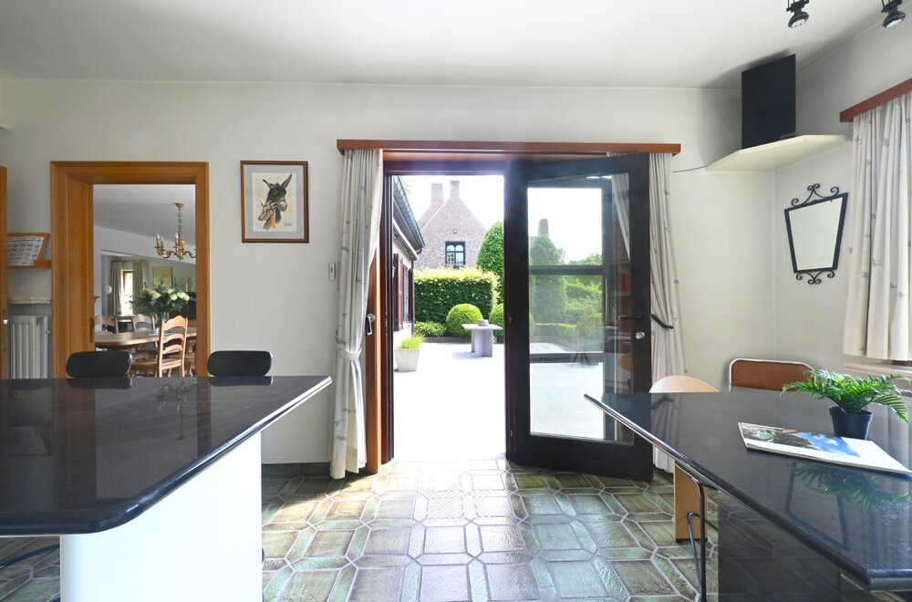 gunstig-gelegen-villa-met-zonnige-tuin-en-4-slaapkamers009.jpg