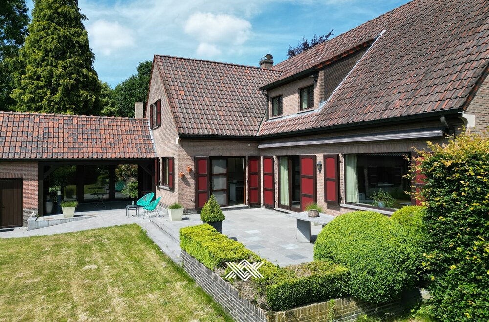 gunstig-gelegen-villa-met-zonnige-tuin-en-4-slaapkamers010.jpg