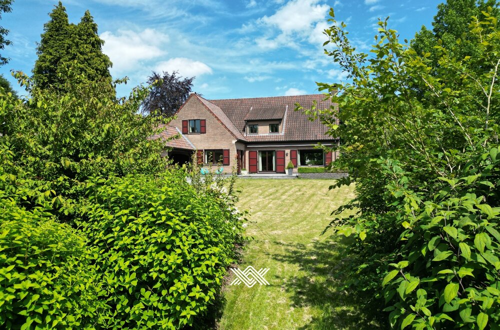 gunstig-gelegen-villa-met-zonnige-tuin-en-4-slaapkamers011.jpg