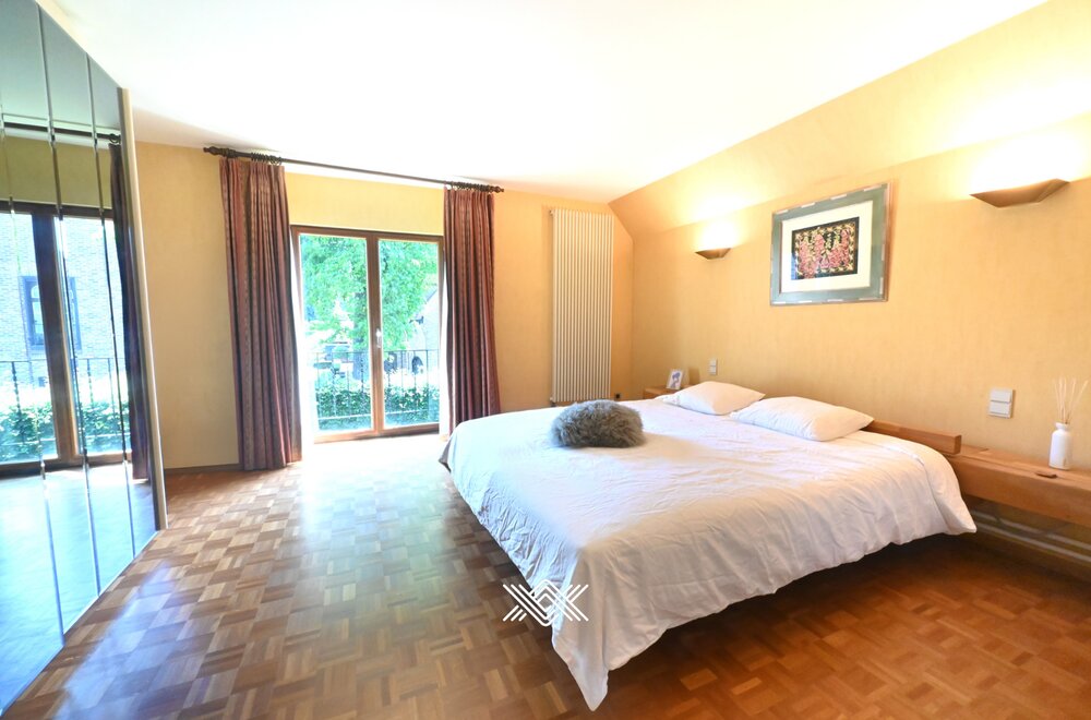 gunstig-gelegen-villa-met-zonnige-tuin-en-4-slaapkamers013.jpg