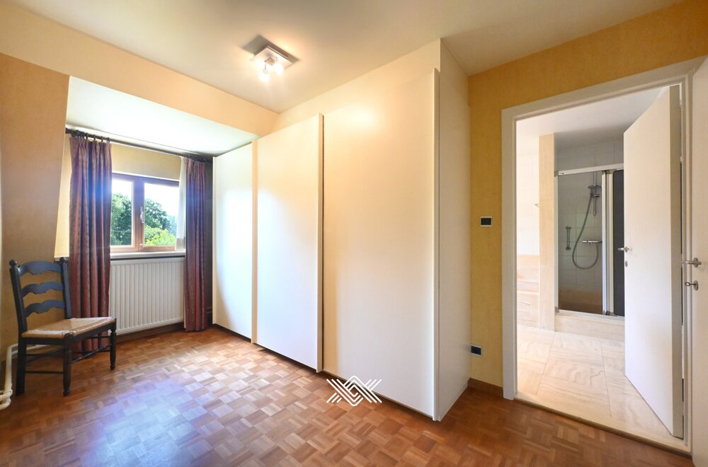 gunstig-gelegen-villa-met-zonnige-tuin-en-4-slaapkamers016.jpg