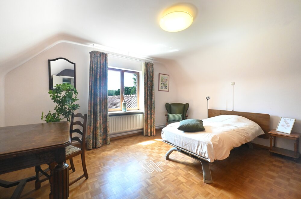 gunstig-gelegen-villa-met-zonnige-tuin-en-4-slaapkamers019.jpg