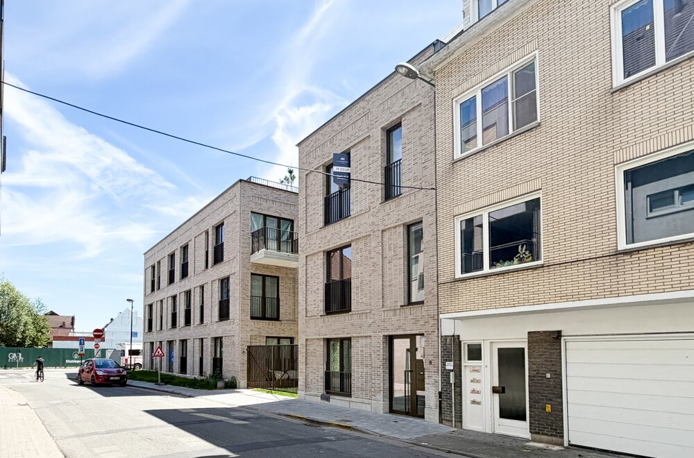 bijzonder-ruim-appartement-op-het-tweede-en-derde-verdiep001.jpg