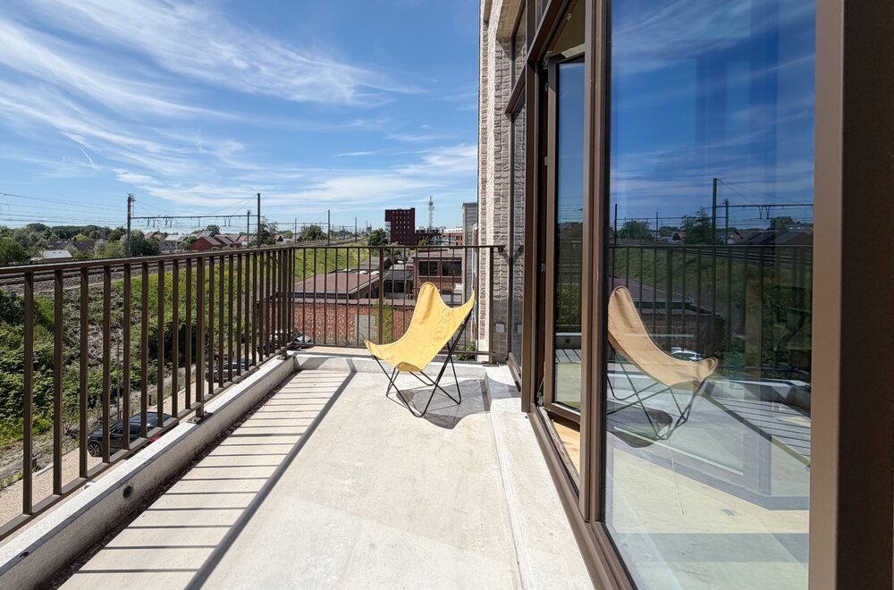 bijzonder-ruim-appartement-op-het-tweede-en-derde-verdiep010.jpg
