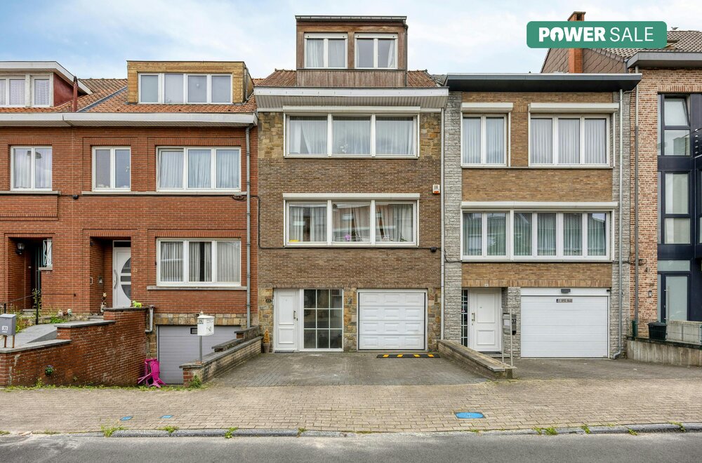 ruime-gezinswoning-met-garage-en-zonnige-tuin-in-strombeek-bever001.jpg