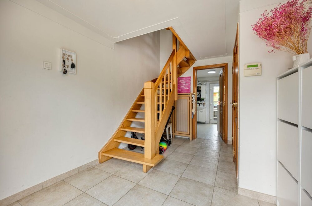 ruime-gezinswoning-met-garage-en-zonnige-tuin-in-strombeek-bever002.jpg