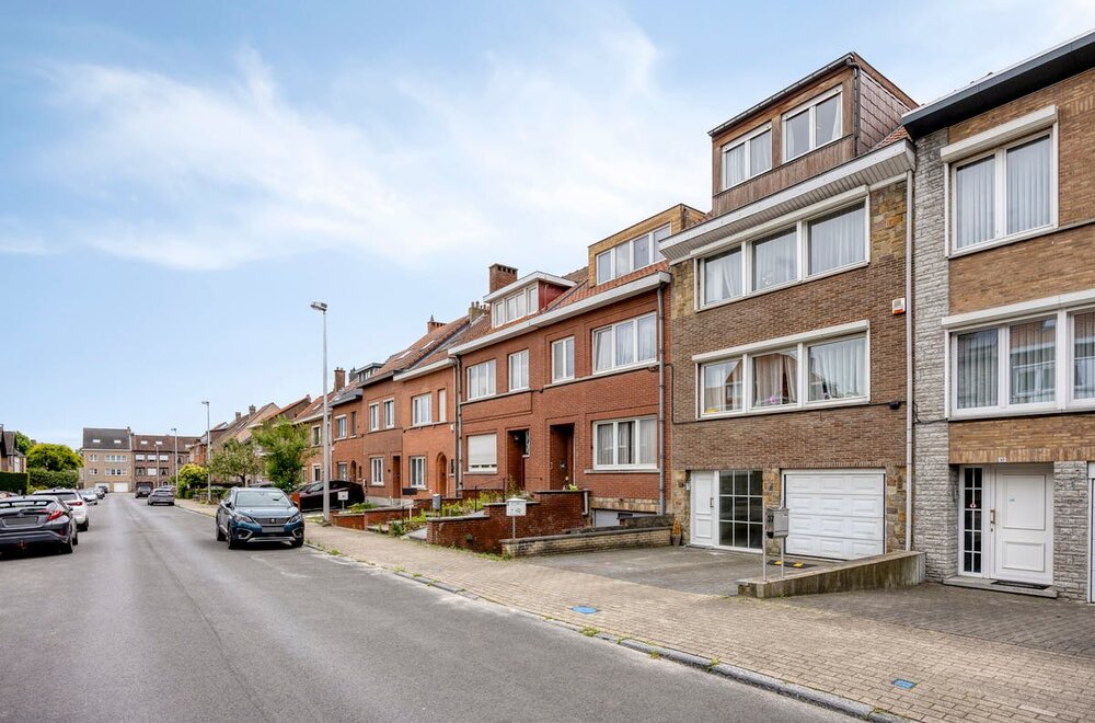 ruime-gezinswoning-met-garage-en-zonnige-tuin-in-strombeek-bever011.jpg