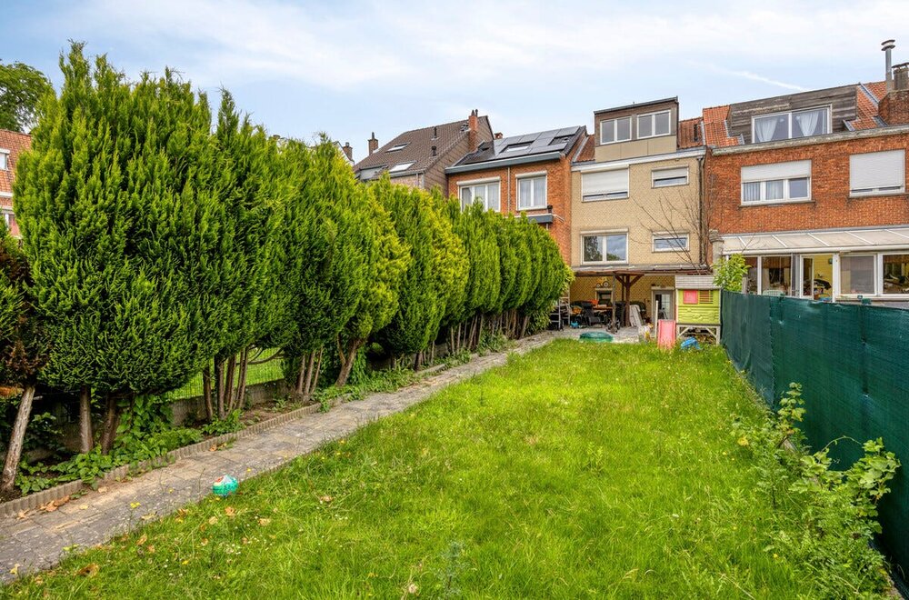 ruime-gezinswoning-met-garage-en-zonnige-tuin-in-strombeek-bever025.jpg