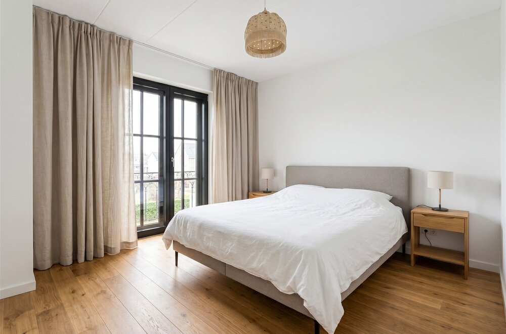 ruime-villa-met-6-slaapkamers-en-volledig-onderkelderd-in-rustig-dorp007.jpg