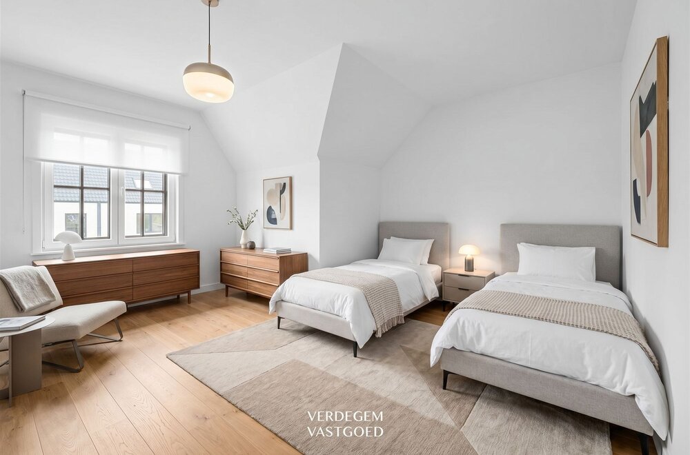 ruime-villa-met-6-slaapkamers-en-volledig-onderkelderd-in-rustig-dorp008.jpg