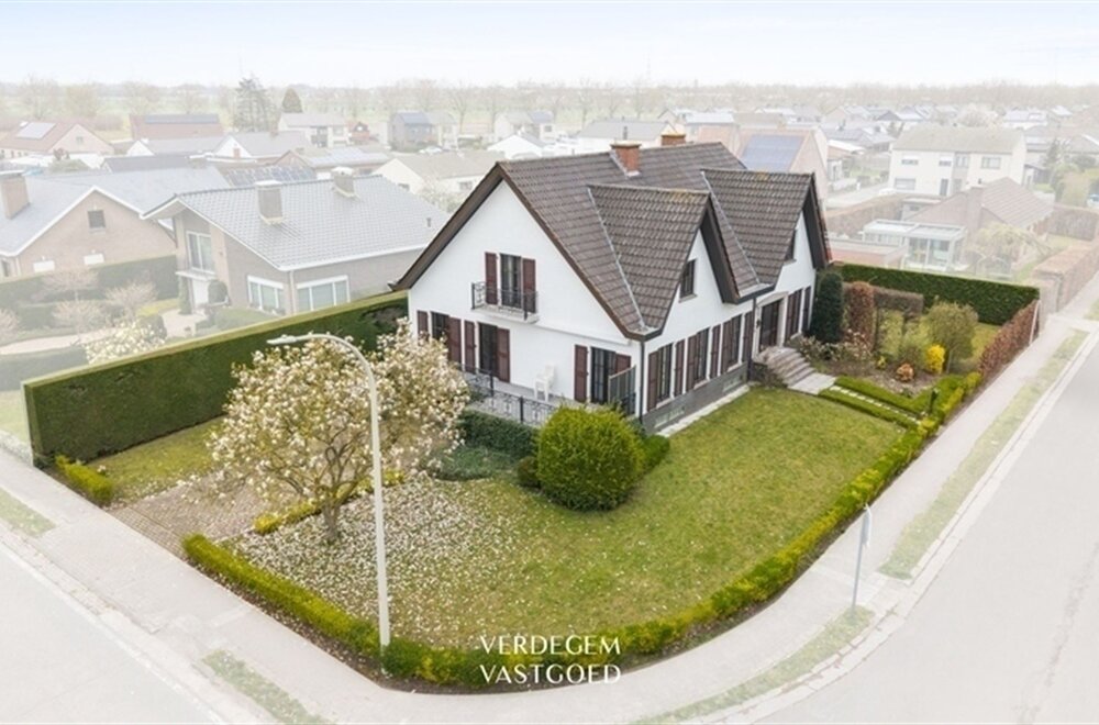 ruime-villa-met-6-slaapkamers-en-volledig-onderkelderd-in-rustig-dorp010.jpg
