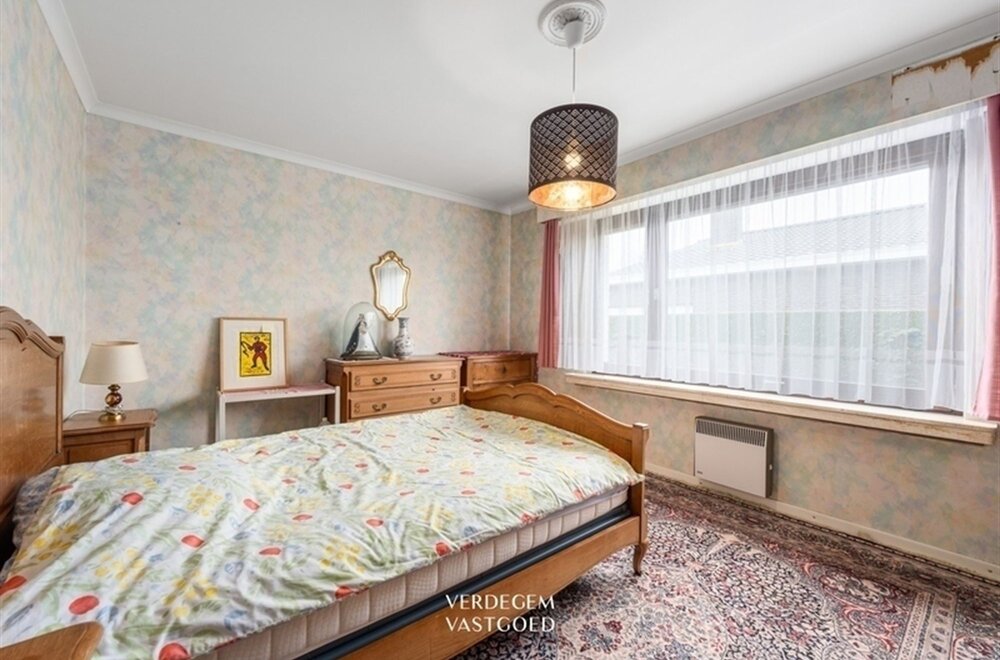 ruime-villa-met-6-slaapkamers-en-volledig-onderkelderd-in-rustig-dorp015.jpg