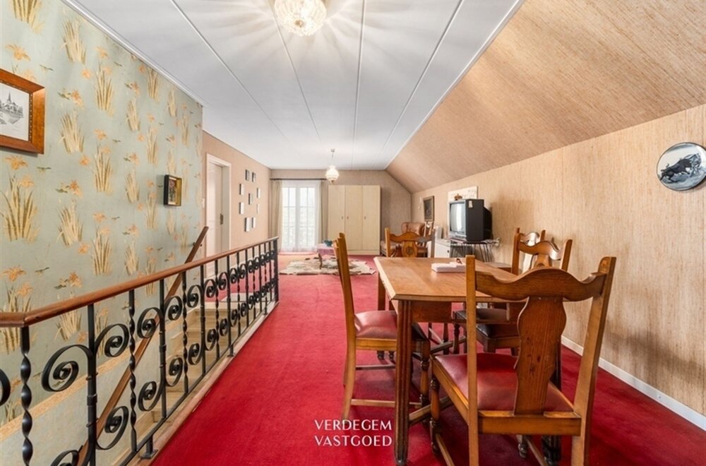 ruime-villa-met-6-slaapkamers-en-volledig-onderkelderd-in-rustig-dorp019.jpg
