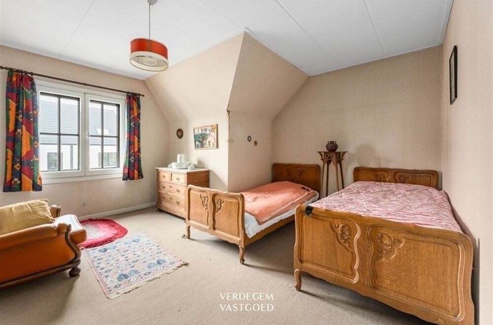 ruime-villa-met-6-slaapkamers-en-volledig-onderkelderd-in-rustig-dorp021.jpg