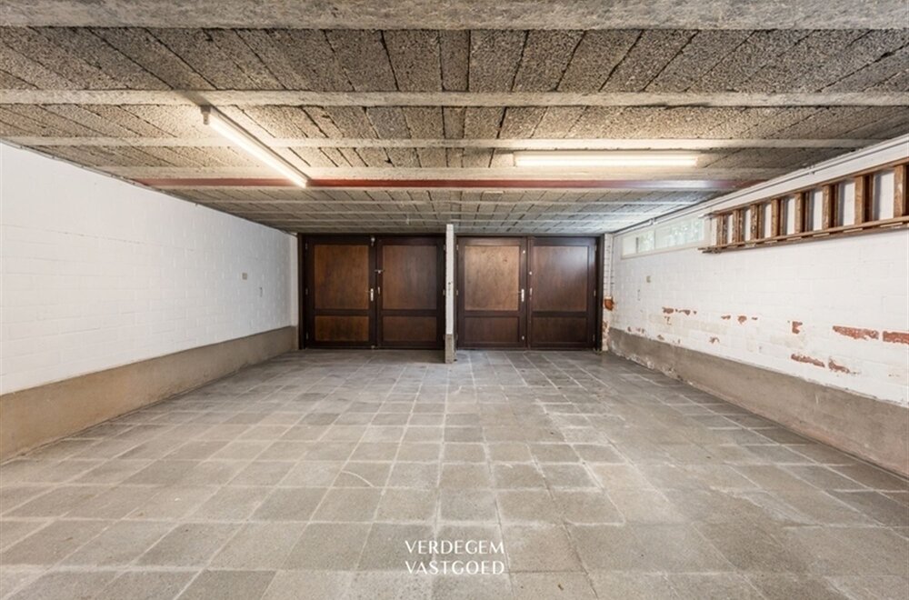 ruime-villa-met-6-slaapkamers-en-volledig-onderkelderd-in-rustig-dorp023.jpg