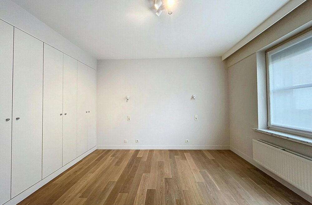 -instapklaar-2-slaapkamerappartement-in-centrum-kortrijk008.jpg