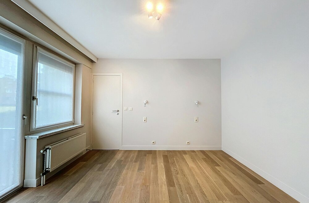-instapklaar-2-slaapkamerappartement-in-centrum-kortrijk011.jpg