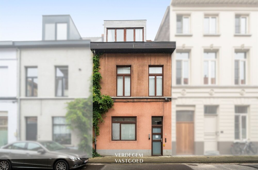 opbrengsteigendom-met-6-studentenkamers-fietsenberging-en-buitenruimte001.jpg