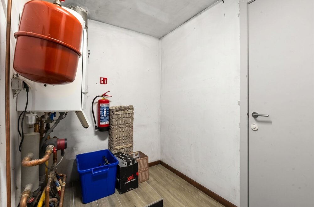 opbrengsteigendom-met-6-studentenkamers-fietsenberging-en-buitenruimte014.jpg