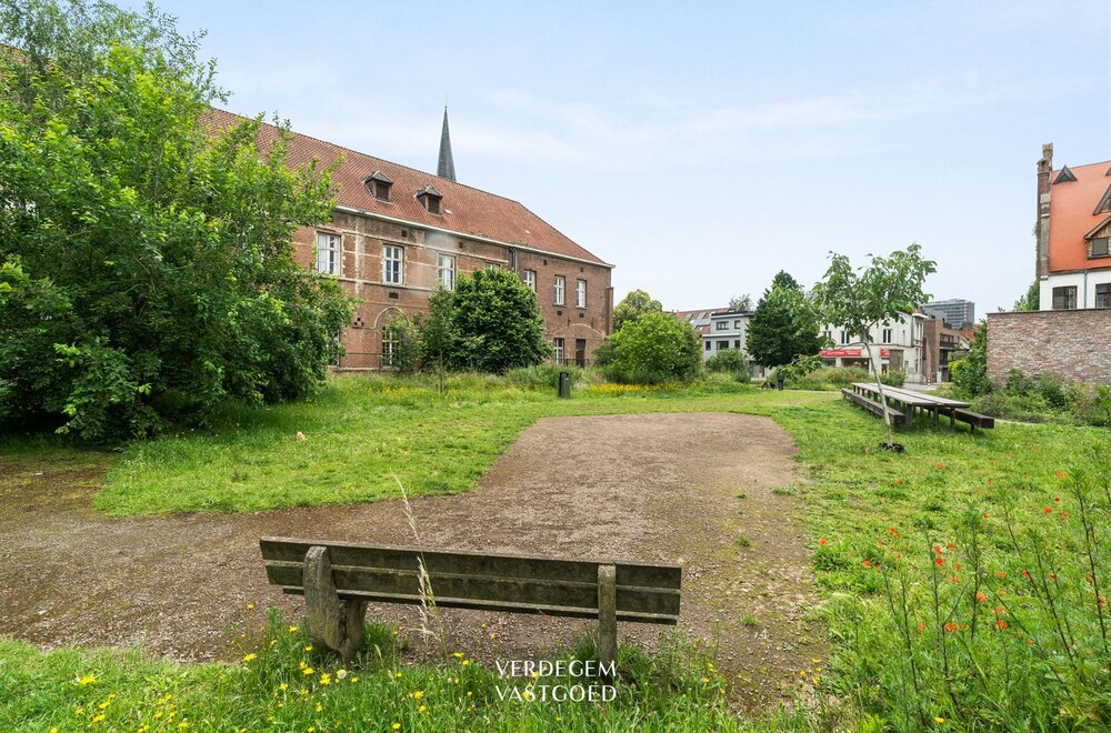 opbrengsteigendom-met-6-studentenkamers-fietsenberging-en-buitenruimte016.jpg