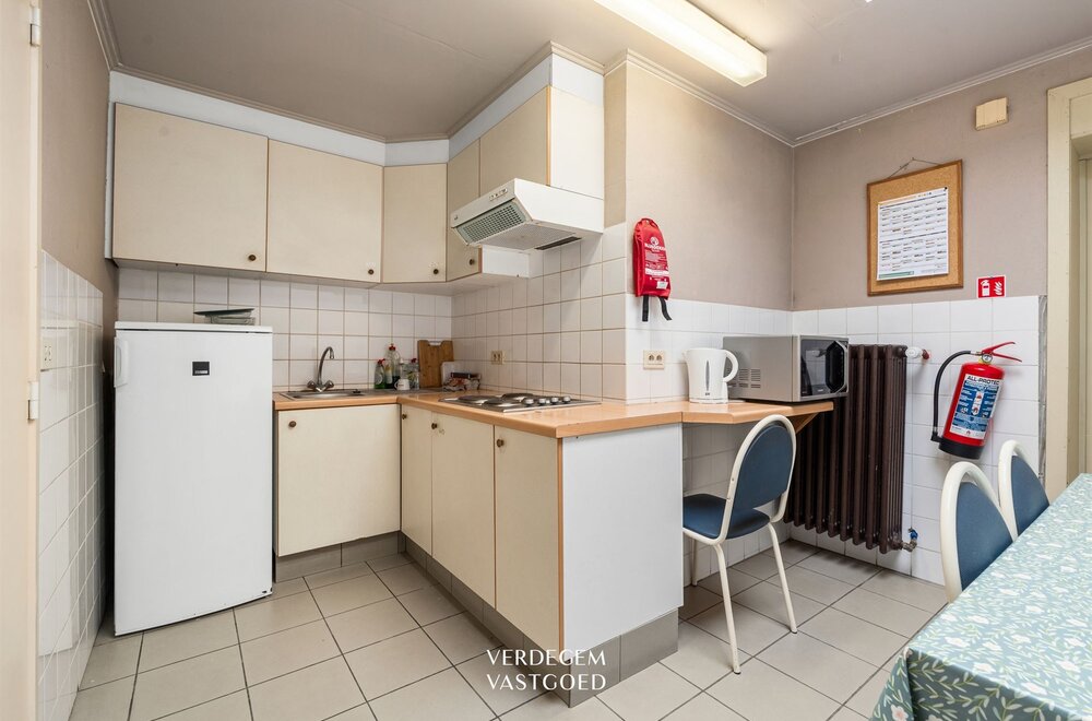 opbrengsteigendom-met-5-studentenkamers-en-gemeenschappelijke-keuken008.jpg