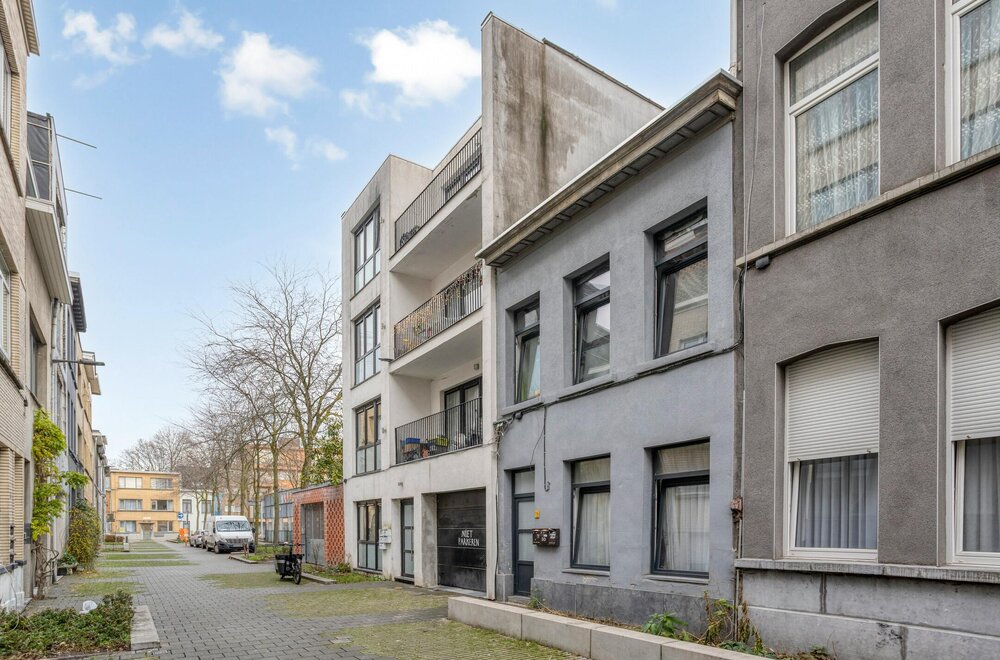 huis-van-ca-220-m-te-koop-in-borgerhout001.jpg