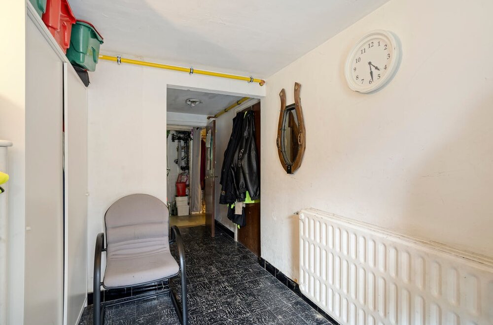 ruime-woning-met-5-kamers-garage-en-tuin-te-koningslo003.jpg
