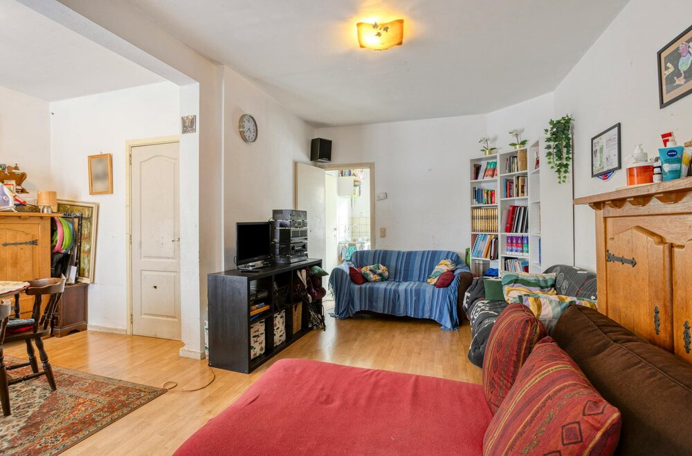 ruime-woning-met-5-kamers-garage-en-tuin-te-koningslo013.jpg