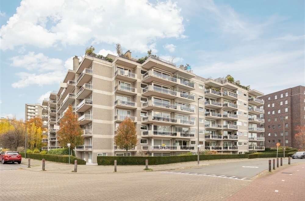 nabij-fruithoflaan-prachtige-penthouse-met-2-terrassen-en-garagebox021.jpg