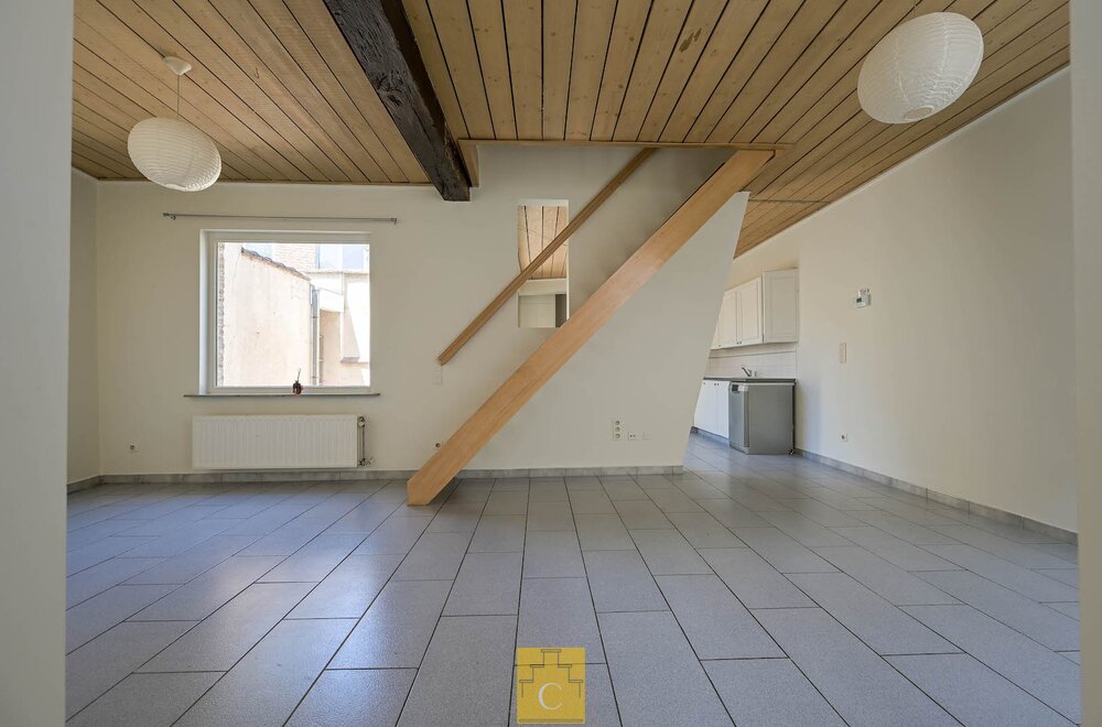 brugs-huis-in-de-schaduw-van-jeruzalemkerk-authentieke-16e-17e-eeuwse-gevel002.jpg
