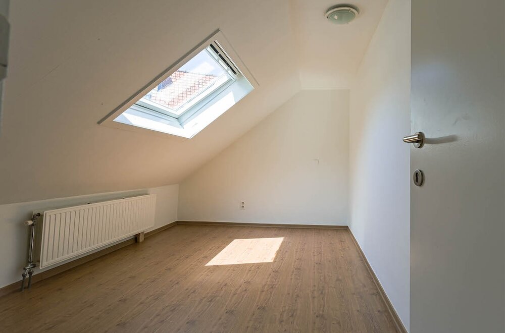brugs-huis-in-de-schaduw-van-jeruzalemkerk-authentieke-16e-17e-eeuwse-gevel016.jpg