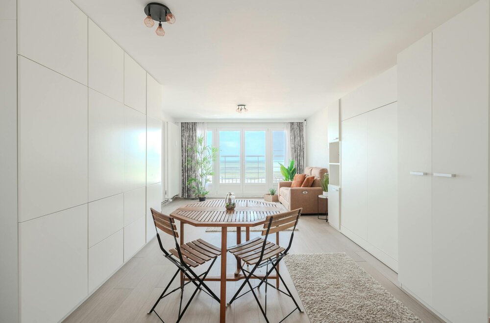 ruime-studio-met-prachtig-frontaal-zeezicht-te-middelkerke-005.jpg