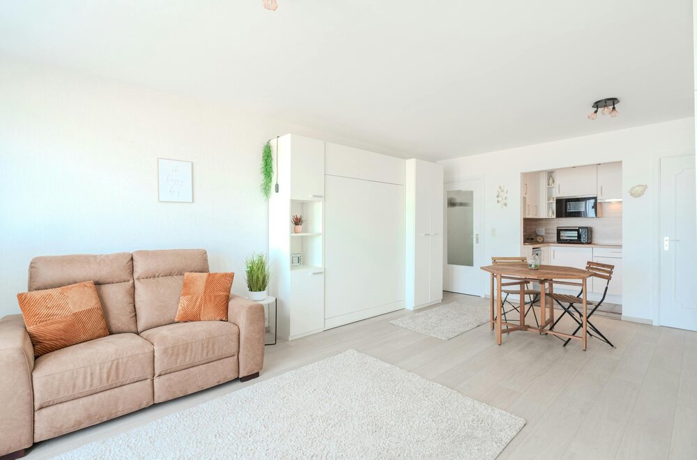 ruime-studio-met-prachtig-frontaal-zeezicht-te-middelkerke-007.jpg