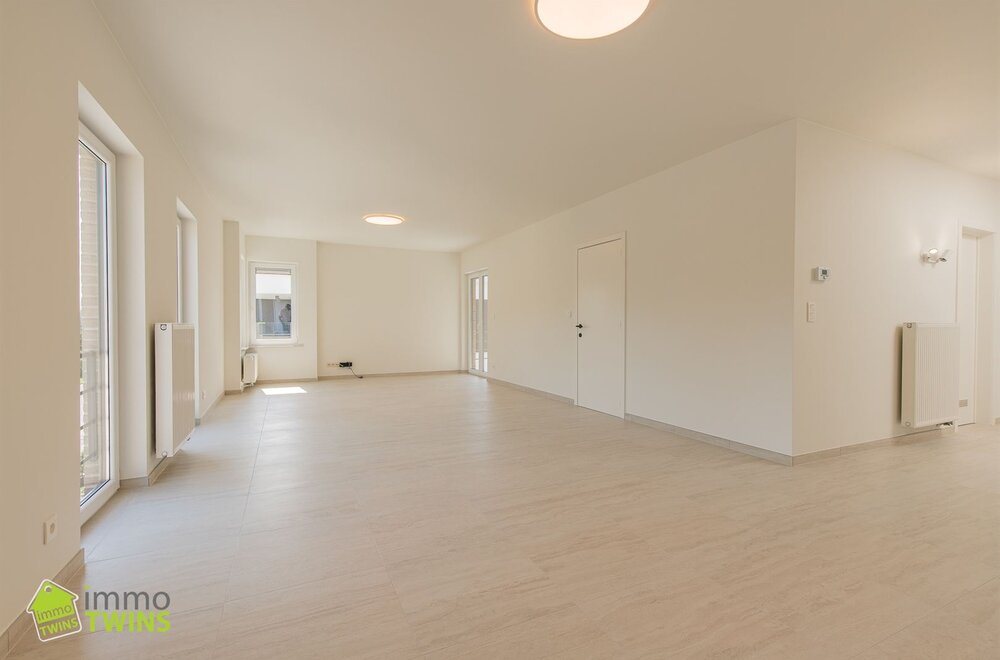 ruim-totaal-gerenoveerd-appartement-van-119-m-met-terras-staanplaats-en-garage-te-appels-bij-dendermonde010.jpg