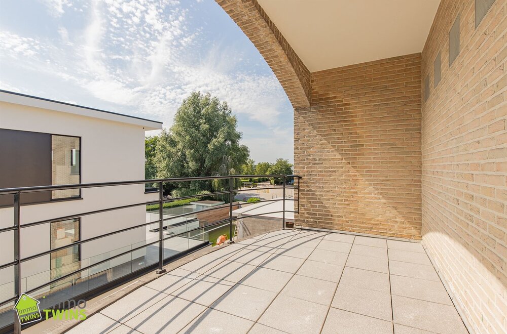 ruim-totaal-gerenoveerd-appartement-van-119-m-met-terras-staanplaats-en-garage-te-appels-bij-dendermonde012.jpg