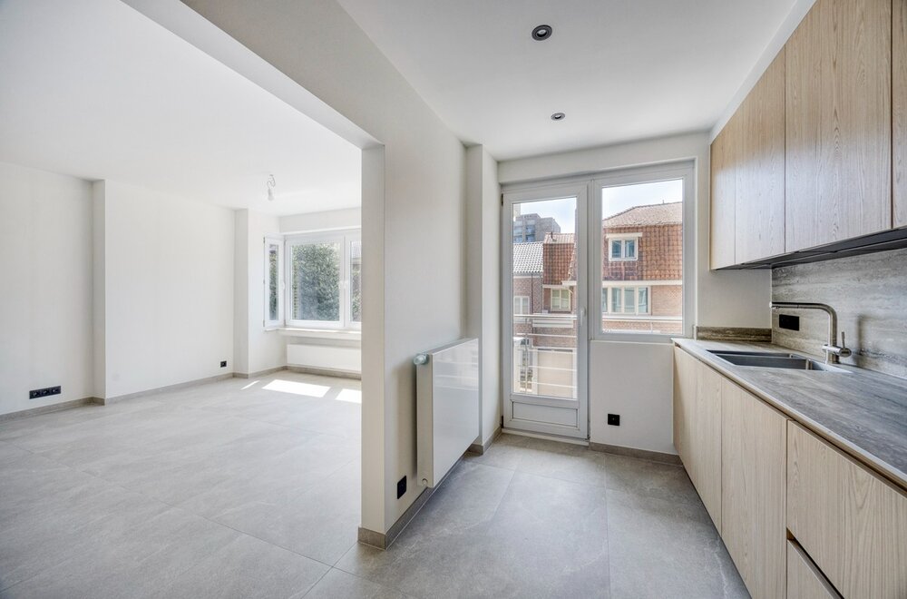 volledig-gerenoveerd-appartement-met-3-slaapkamers-autostaanplaats-en-kelder007.jpg