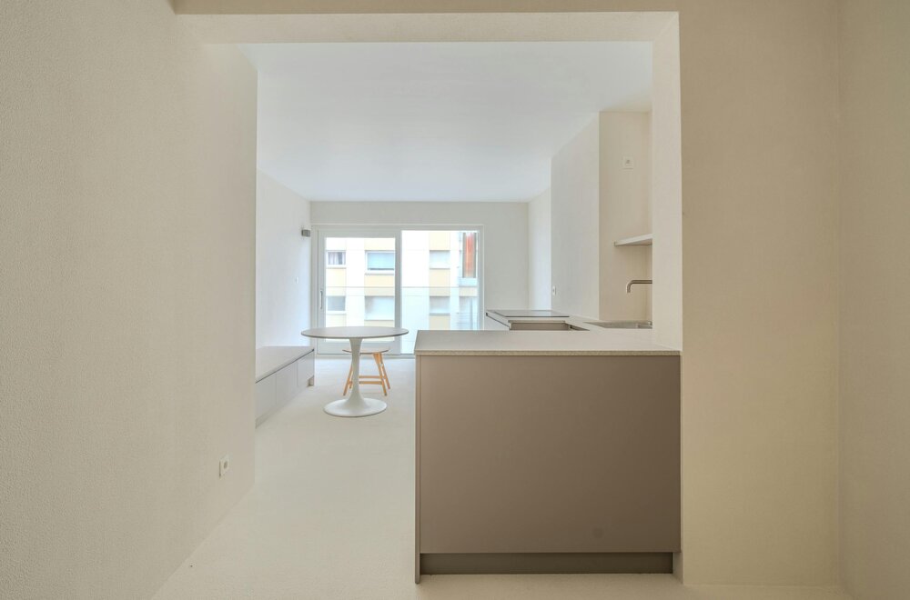 prachtig-gerenoveerde-studio-met-slaaphoek-en-zijdelings-zeezicht-005.jpg