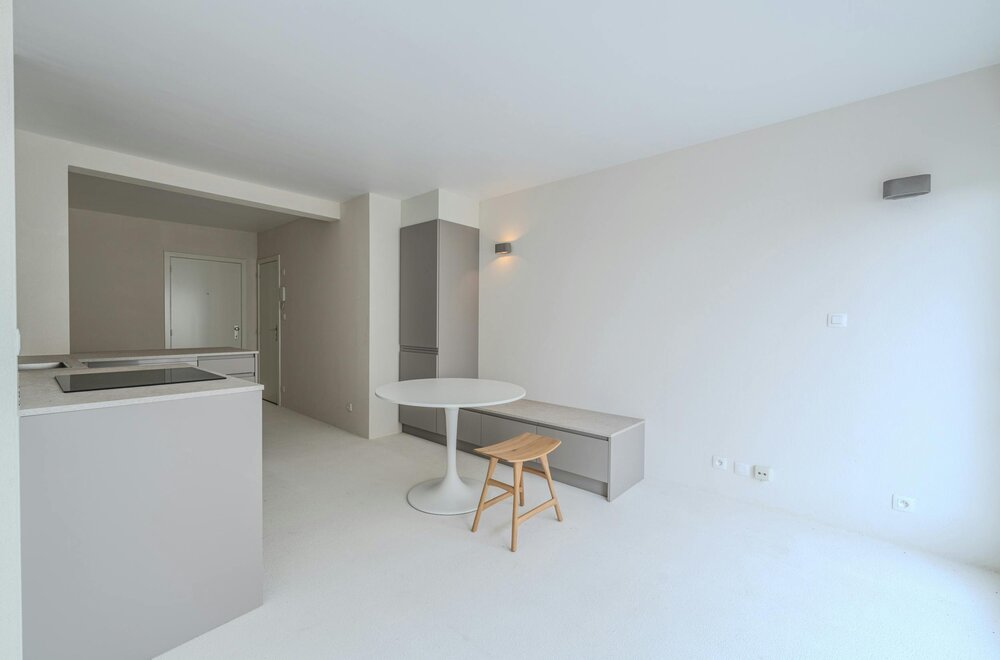 prachtig-gerenoveerde-studio-met-slaaphoek-en-zijdelings-zeezicht-013.jpg