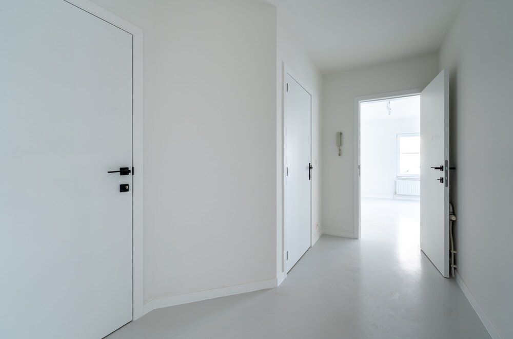volledig-gerenoveerde-bureau-met-koer-in-sint-pieters-leeuw006.jpg