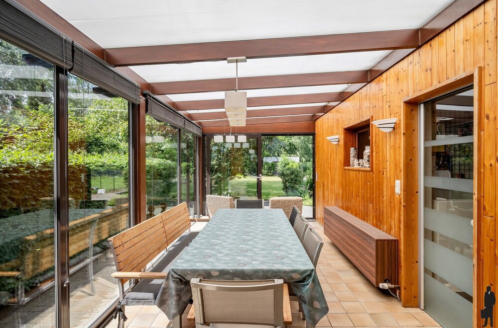 ruime-gezinswoning-met-4-slaapkamers-veranda-en-zonnige-tuin-nabij-scholen-winkels-en-station-te-kalmthout030.jpg